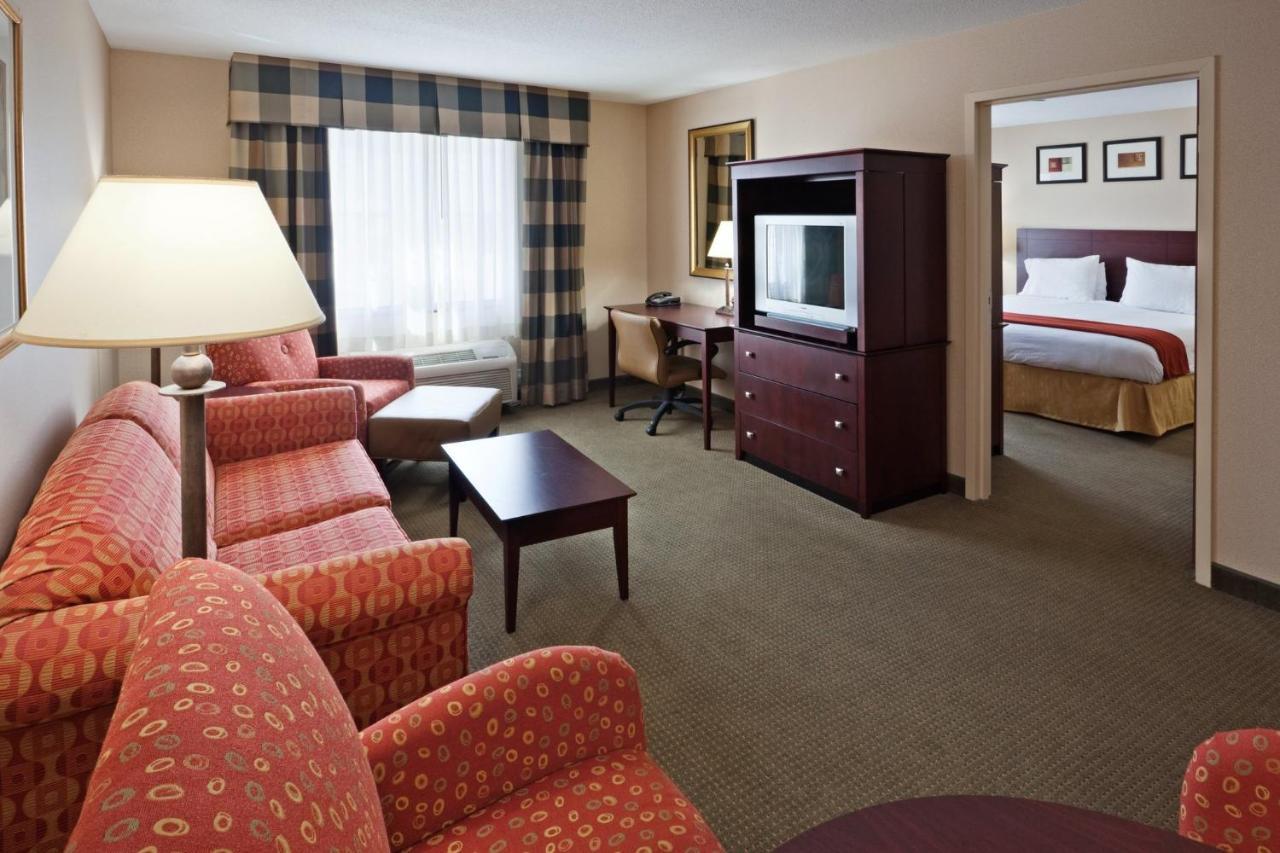 Holiday Inn Express Hotel & Suites Freeport By Ihg Exterior photo