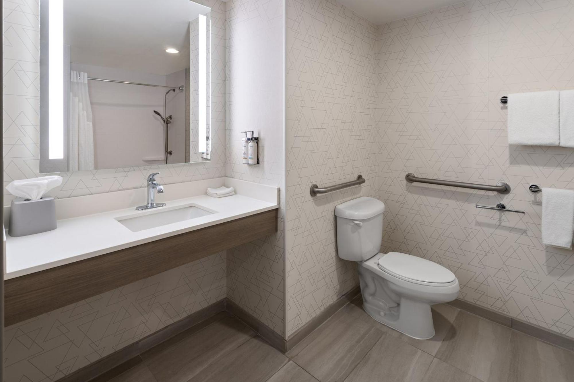 Holiday Inn Express Hotel & Suites Freeport By Ihg Exterior photo