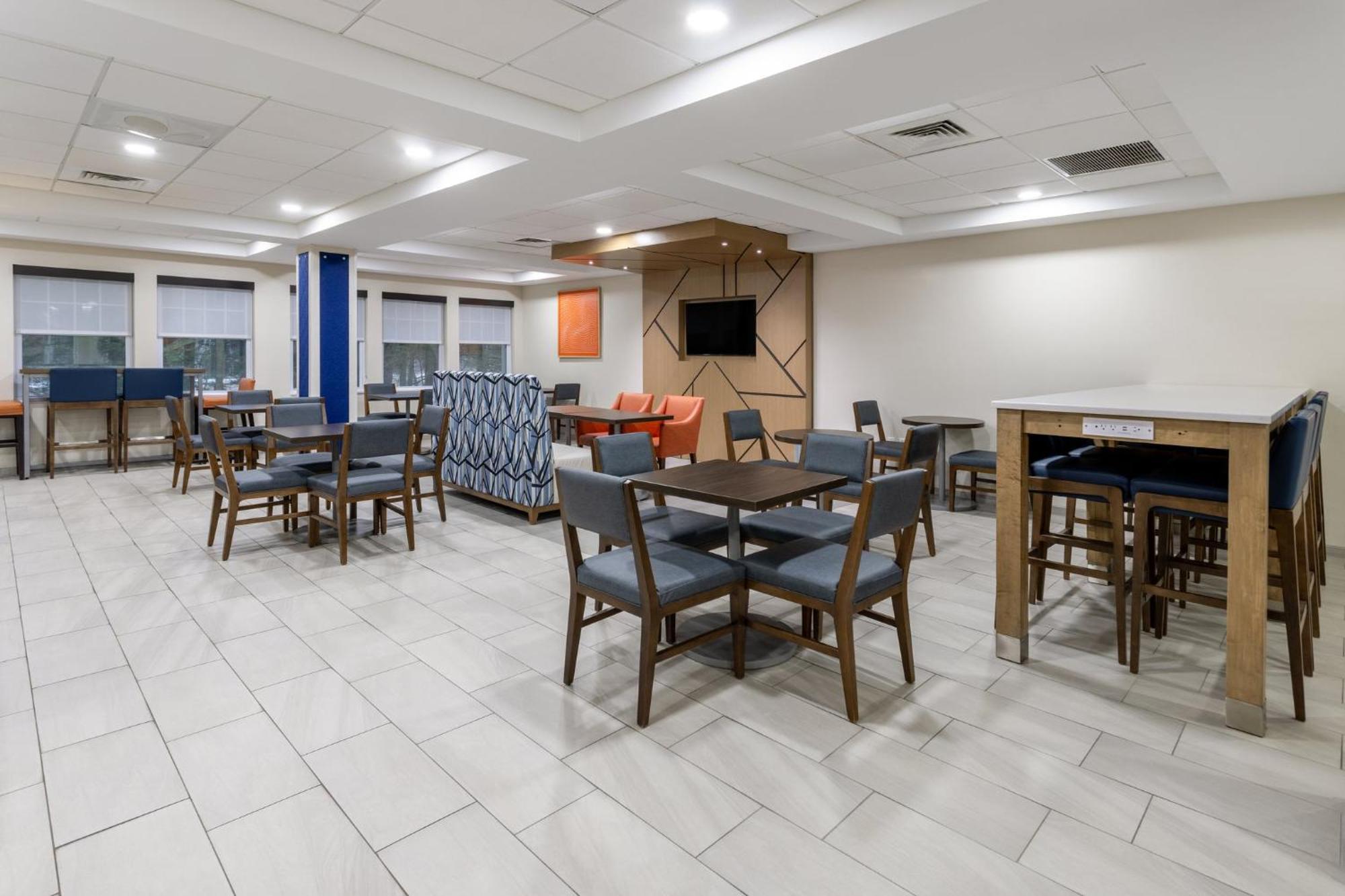 Holiday Inn Express Hotel & Suites Freeport By Ihg Exterior photo