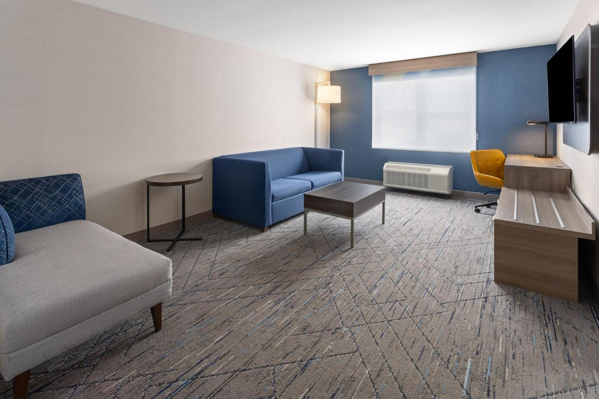 Holiday Inn Express Hotel & Suites Freeport By Ihg Exterior photo
