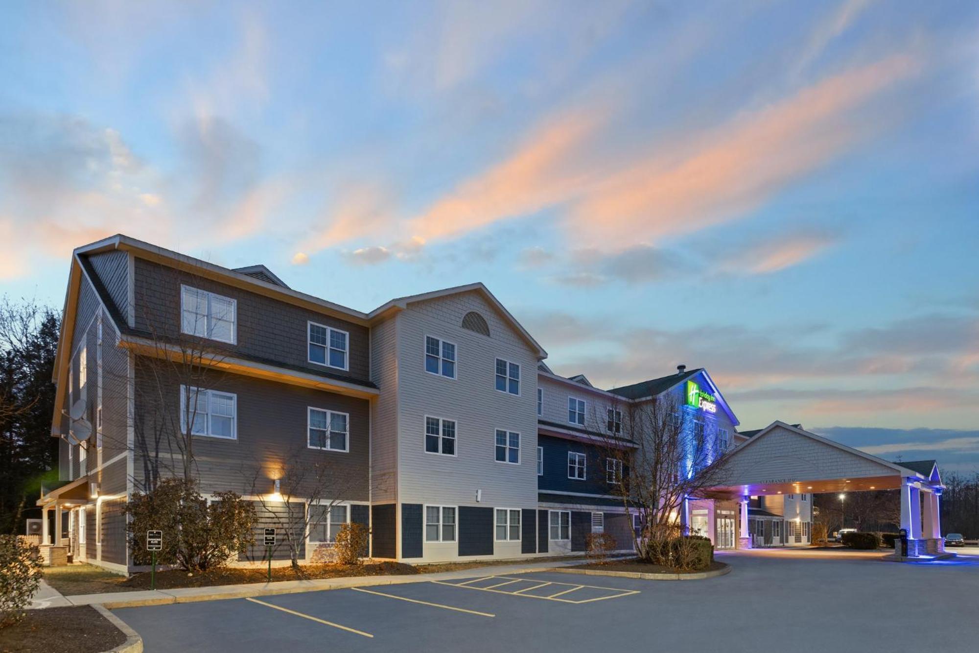 Holiday Inn Express Hotel & Suites Freeport By Ihg Exterior photo