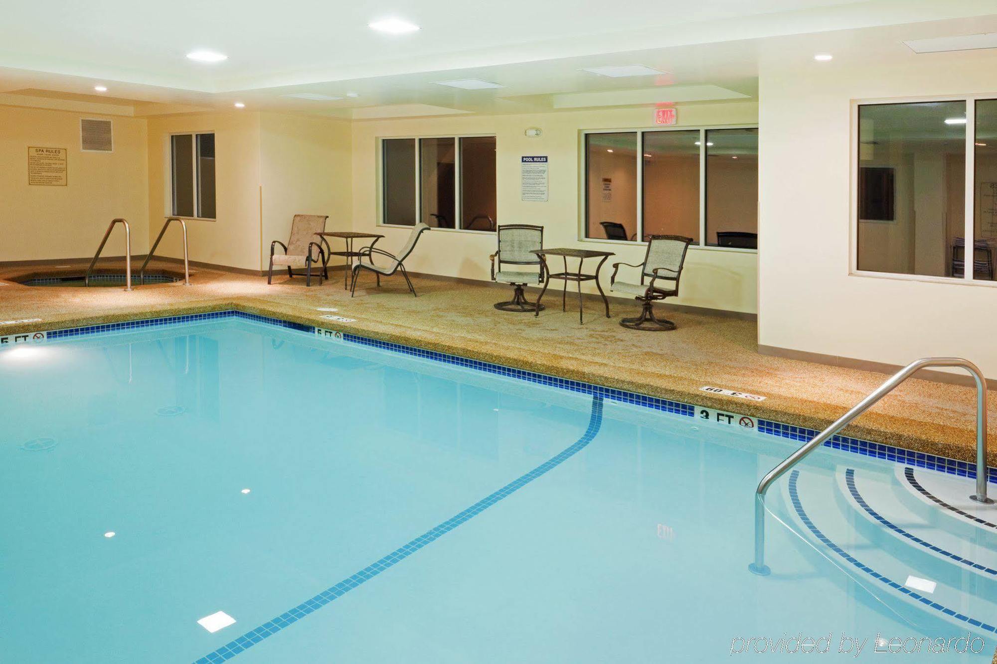 Holiday Inn Express Hotel & Suites Freeport By Ihg Exterior photo